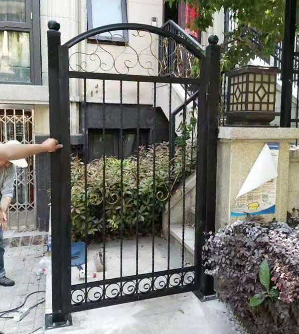 圣聯香御公館別墅鐵藝圍欄和鐵藝大門